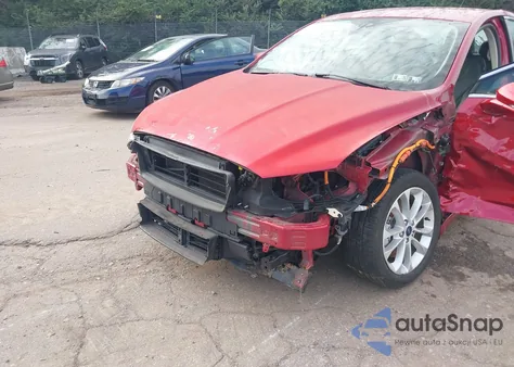 2020 Ford Fusion Plug-In Hybrid Titanium z USA, uszkodzony, nr VIN 3FA6P0SU4LR132193